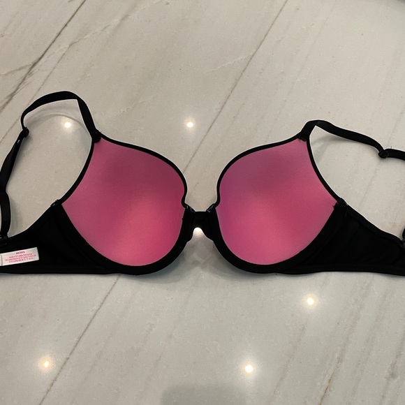 VS Pink - Solid Black Bra - Picture 2 of 3